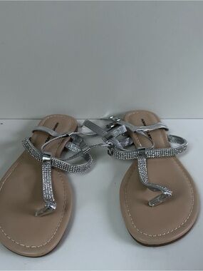 Harvest Land Silver Rhinestone T-Strap Flat Sandals Women's Size 5 (EU 35)